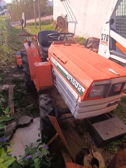 Trator Kubota b1502
