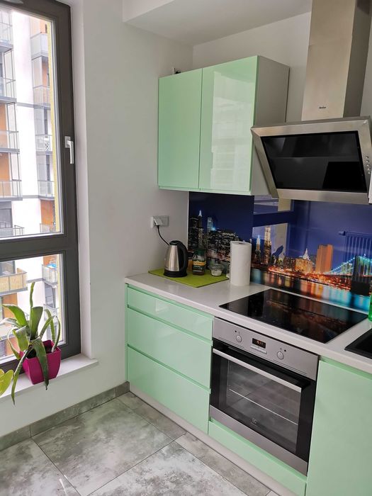 Kasprzaka 29c, na godziny/doby lub dłużej.