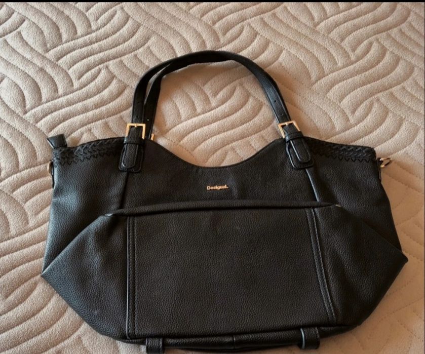 Mala da marca Desigual