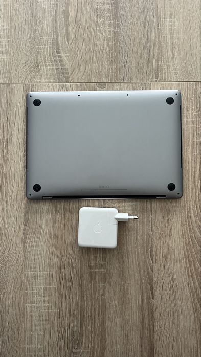 MacBook Pro 13” 2020 Space Gray
