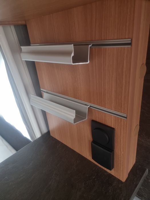 Półki  uchwyty knaus do przyczepy kempingowej turystyczne