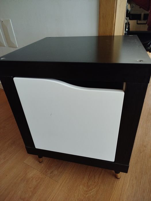 Conjunto de duas mesas cabeceira adaptadas Ikea