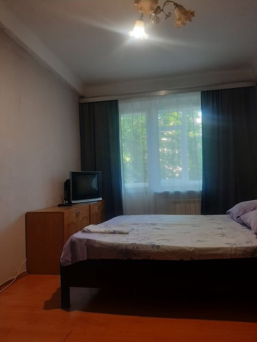 Квартира подобово. Метро Святошин 150 метрів.Онкоцентр.Завод Антонова