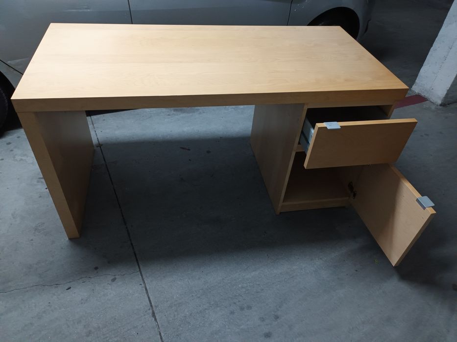 Secretária impecável