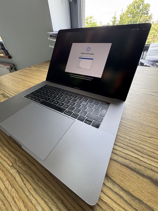 MacBook Pro 15” A1990