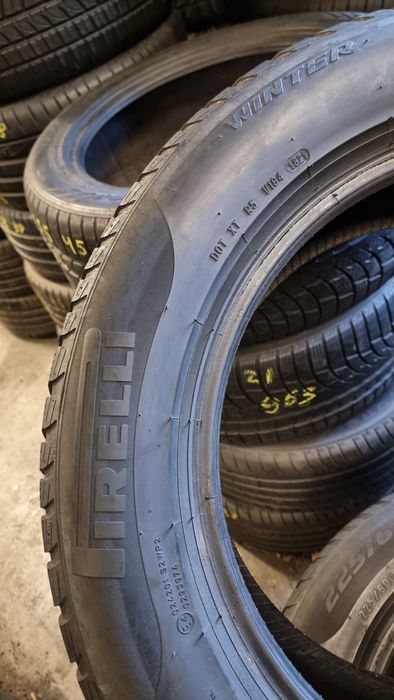 Шини Зимові 225х60хR18 Pirelli Sottozero3  2 ШТ 4.7 мм протектор