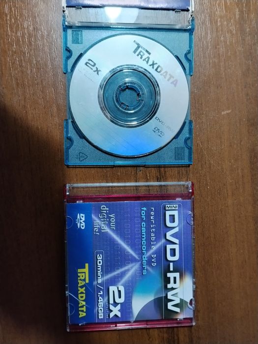 Відеокамера Sony DCR-DVD105E