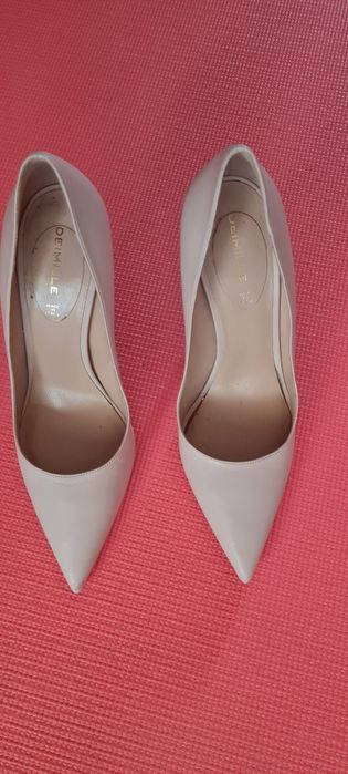 Туфлі пудрові 41р, стан ідеальний Deimille