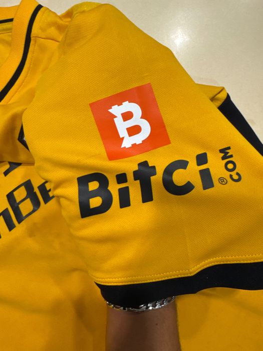 Camisola assinada por adama traore