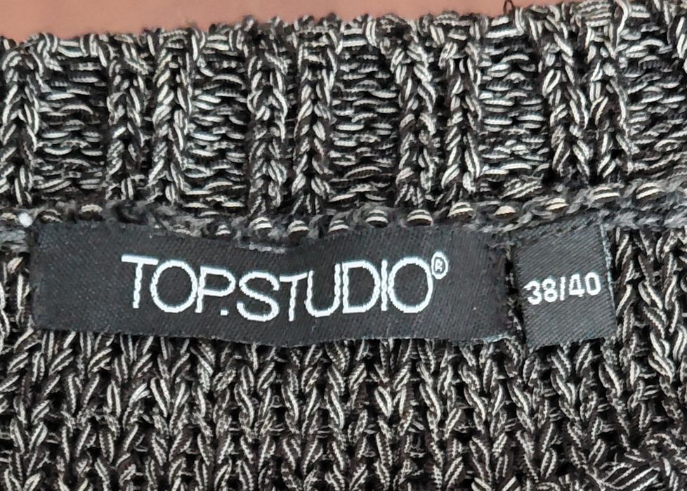 Bonita elegante camisola com lantejoulas  usada  bem conserváda