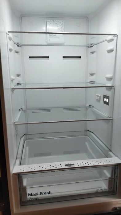 Холодильник Vestfrost CNF186DX