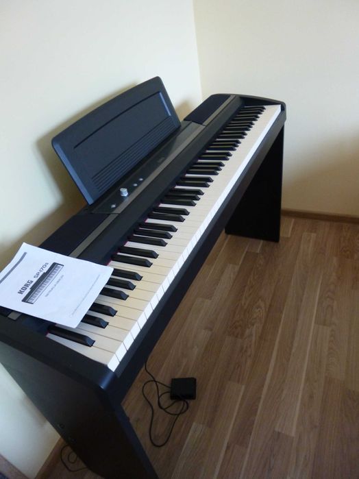 pianino cyfrowe Korg SP-170s ze statywem
