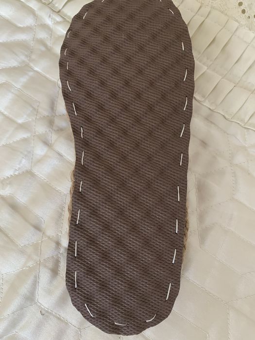 Вязані вручну вироби-домашні капці із джуту