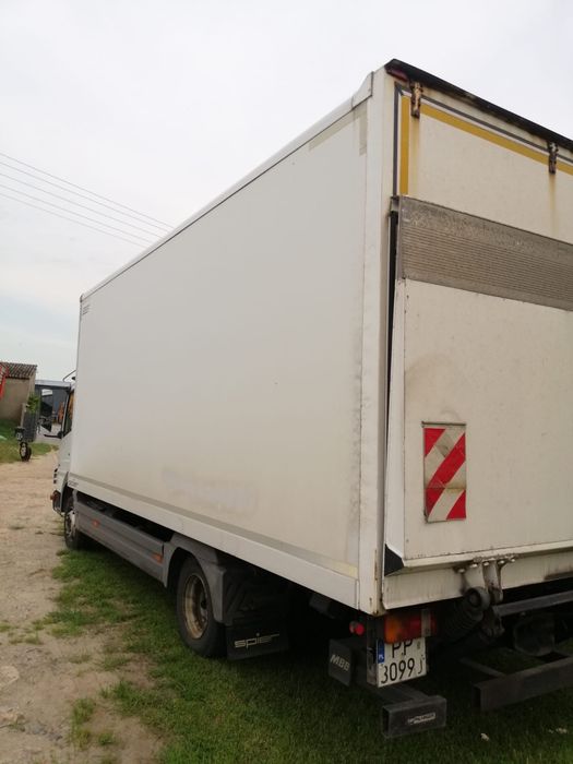 Mercedes Benc Atego 816 Euro 5 łózko ,winda ,webasto
