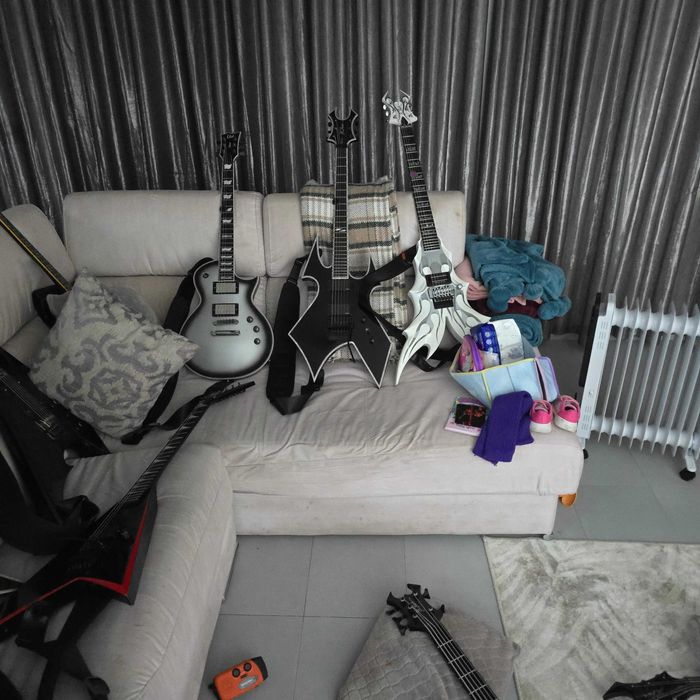 Musical Instruments and Amplifier445037119643340801