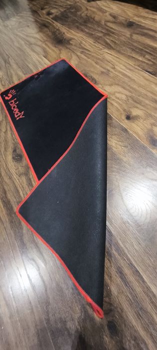 Комплект для игр, мышка (E-YOOSO x-11) и коврик (bloody b-087)