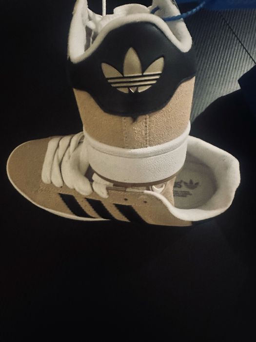 Buty sportowe unisex  rozmiar 40.