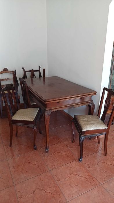 Mesa de sala + 6 cadeiras