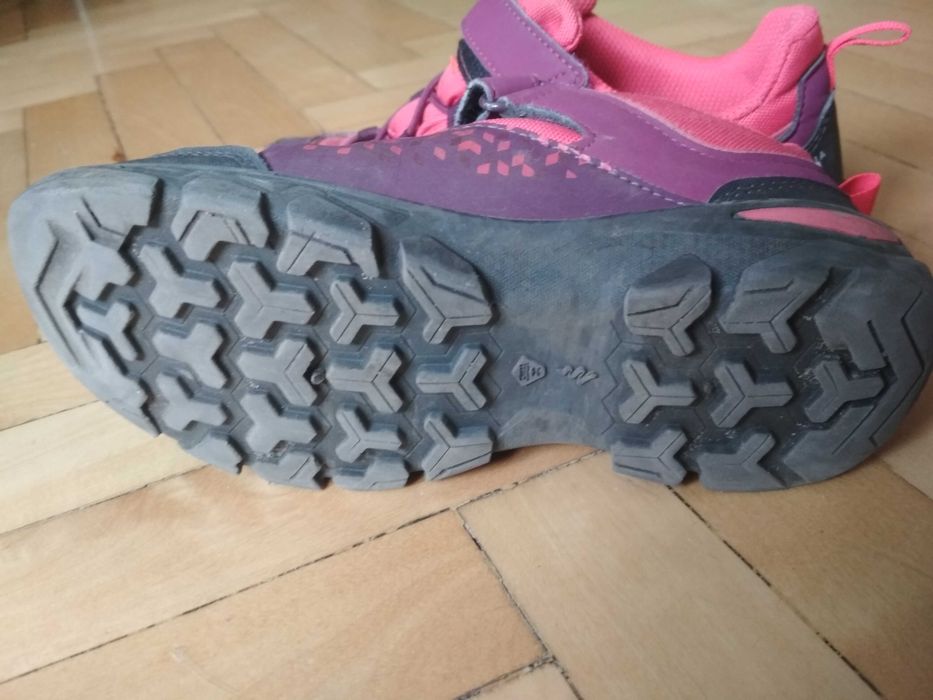 Buty turystyczne półbuty trekingowe wiosenne jesienne na rzep Quechua