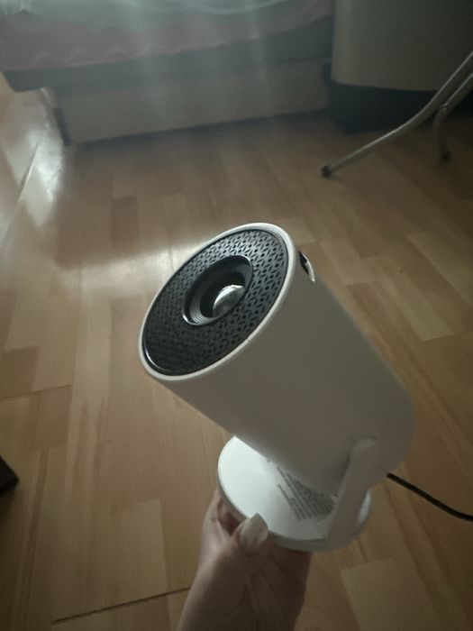 Проектор для домашнього кінотеатру