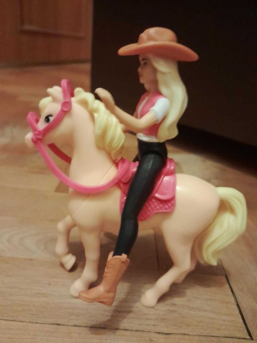kinder niespodzianka zabawka barbie