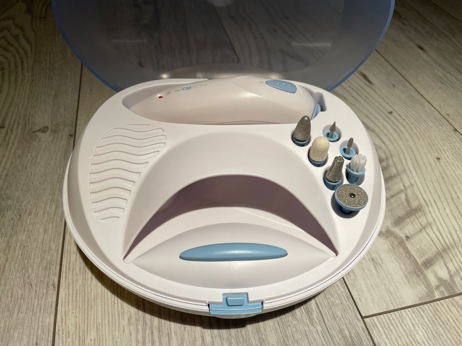 Zestaw do manicure i pedicure Clatronic