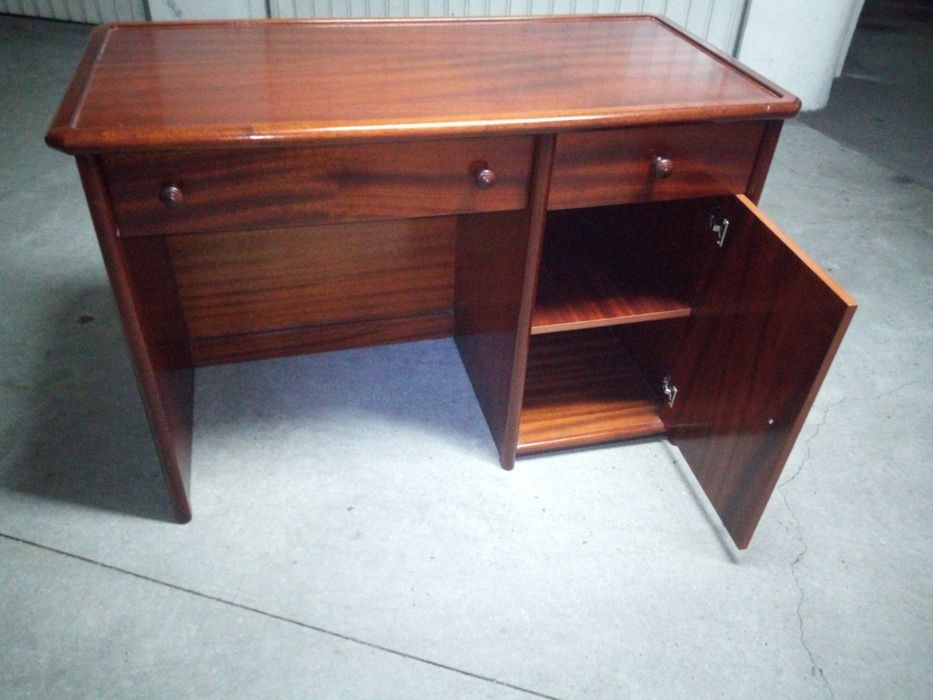 Secretaria 120x60 com cadeira, 2 gavetas e arrumação