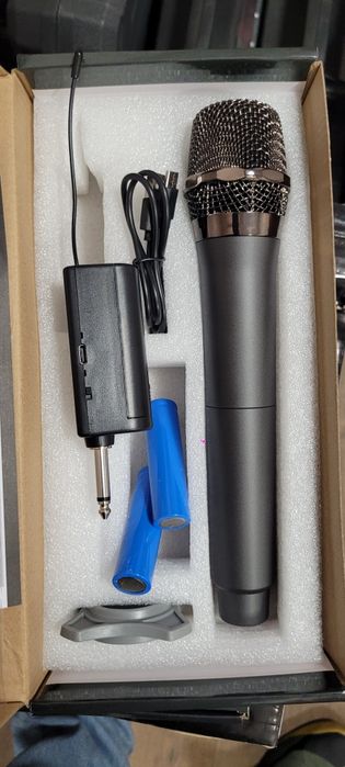 Радио микрофон с аккумулятором с Jack передатчиком.