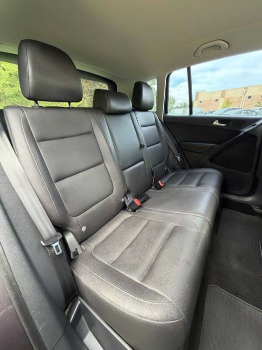 Volkswagen Tiguan      2016