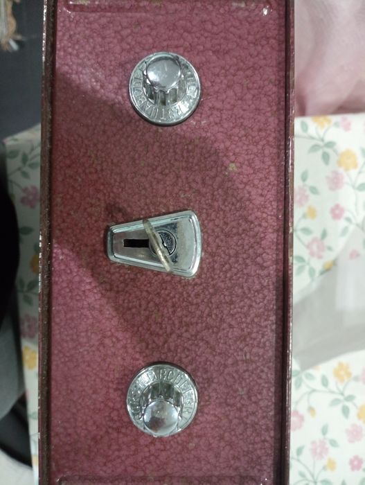 Cofre portátil c/chave e segredo