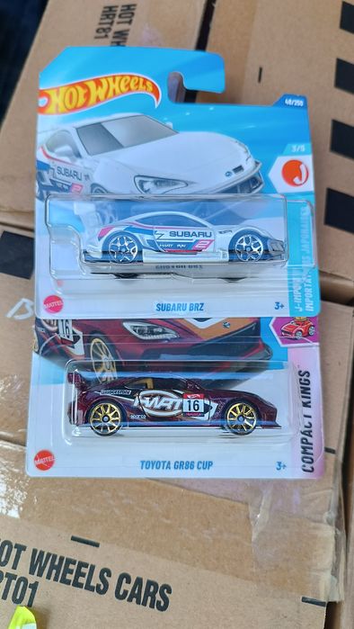 Toyota Subaru 2 sztuki Hot Wheels