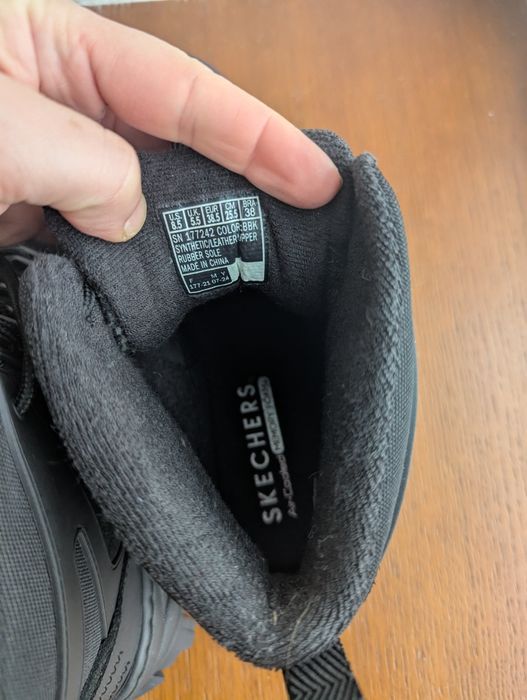 Зимові черевики Skechers нові 25.5 см