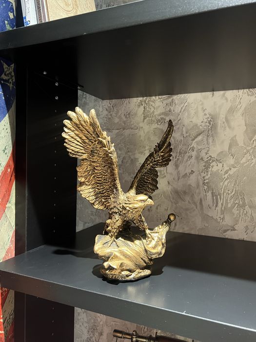 Статуетка орла з прапором США, орел usa фігурка під бронзову статуетку