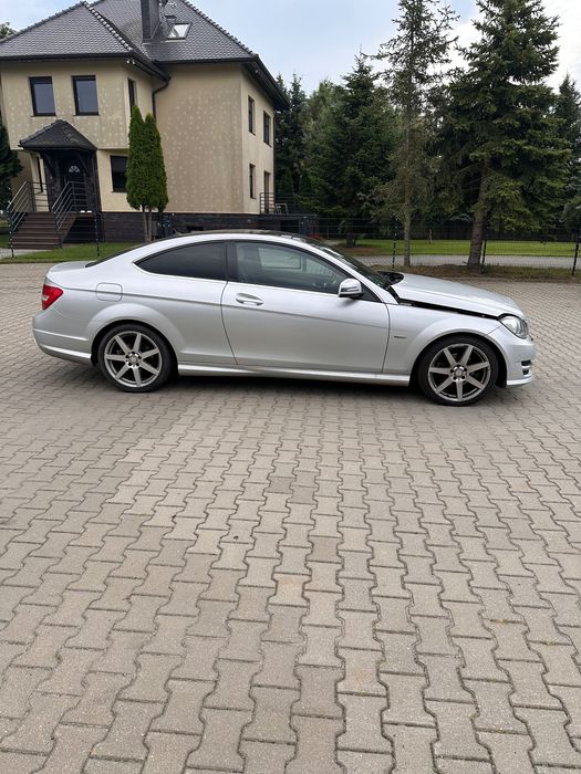 Mercedes benz w204 c180 coupe