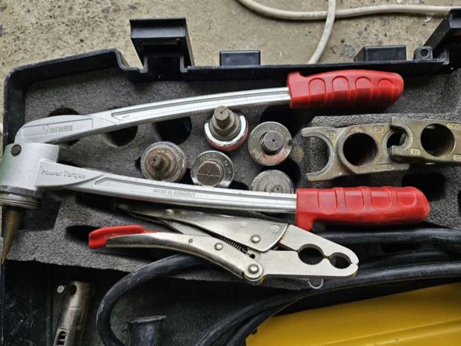 Инструмент rehau