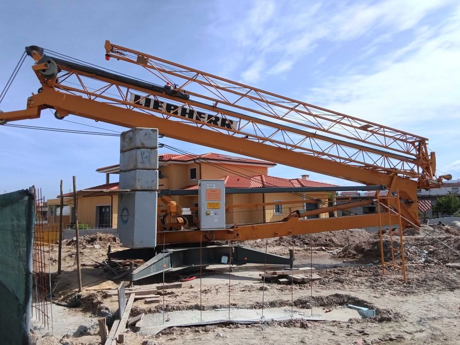 Grua LIEBHERR Chaves
