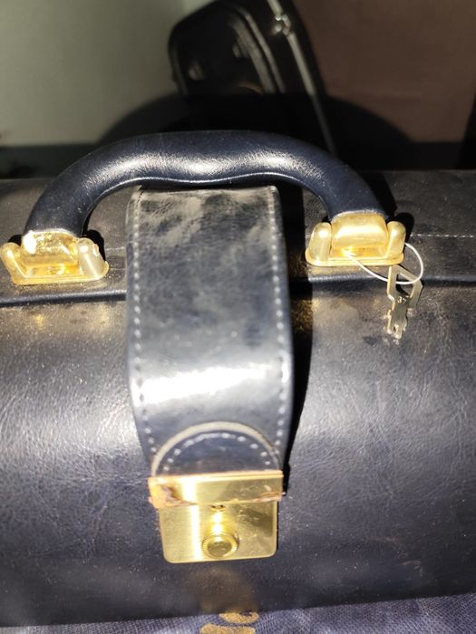 Maleta antiga de médico em couro – vintage com chave”