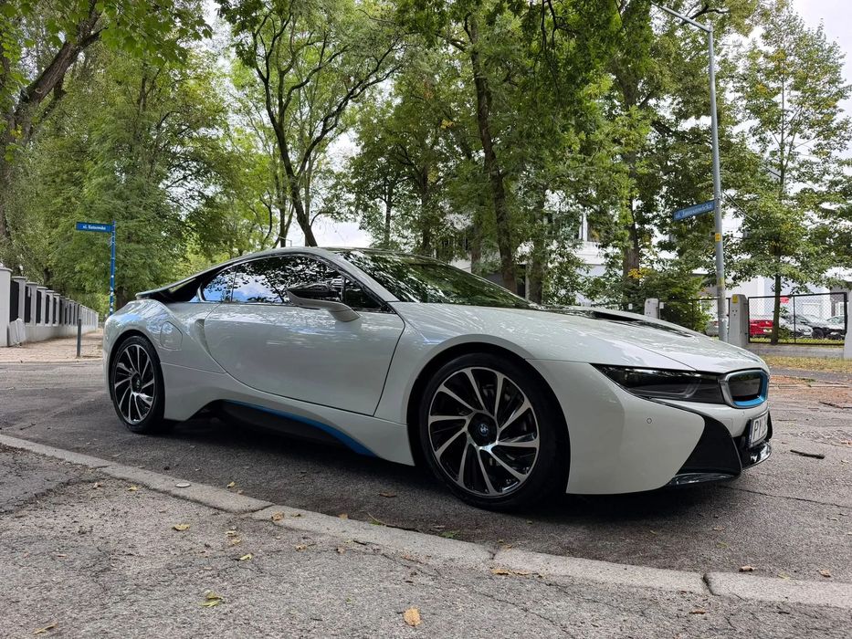 BMW i8