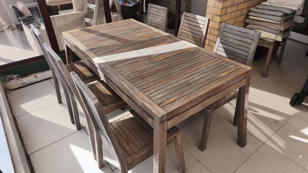 Conjunto de Mesa e Cadeiras de Jardim