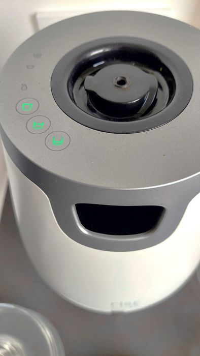 Delta Q Rise com 9 copos e 4 dispensadores de cápsulas