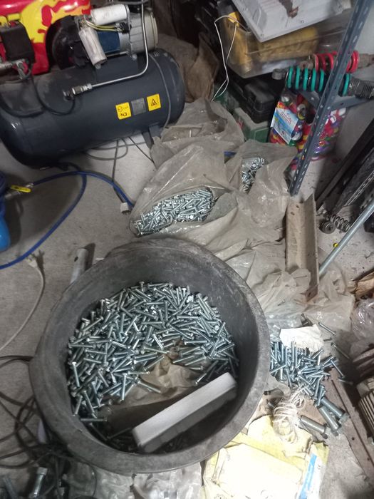 Muitos Parafusos M8x50