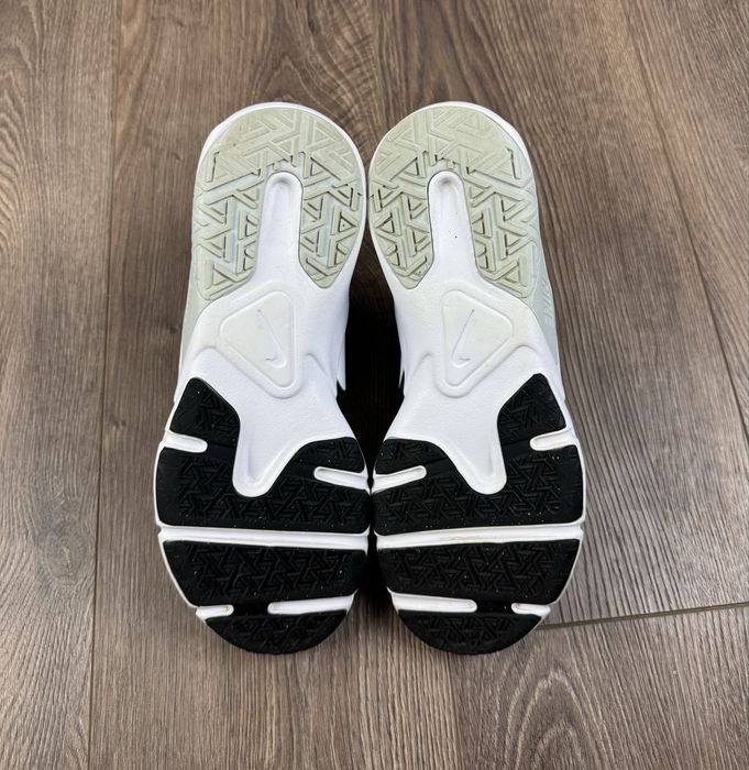 Кросівки для залу та тренувань Nike Legend Essential 2 40 (25.5 см)
