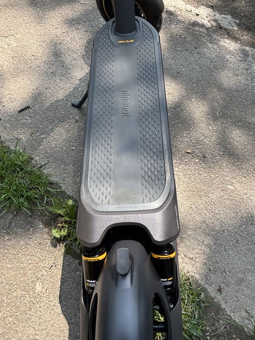 Ninebot max G2 електросамокат