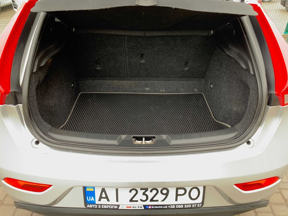 Volvo V40 2014 1.6 дизель