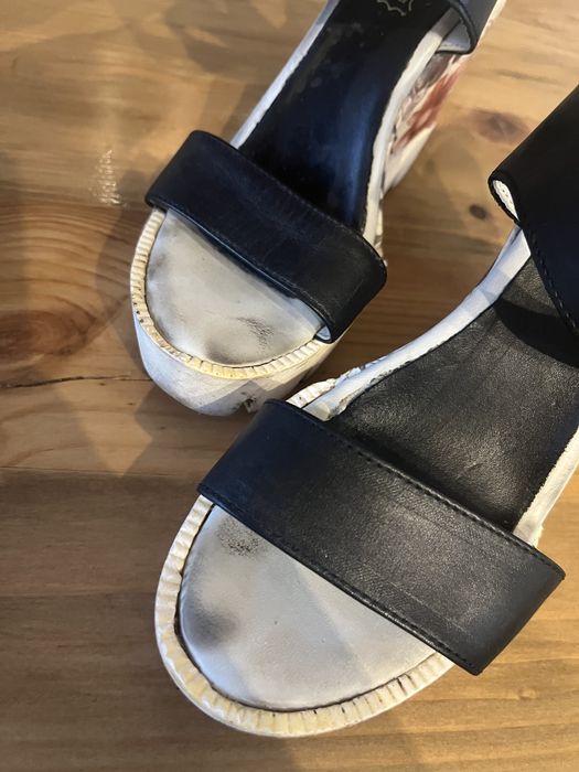 Buty na koturnie Lasocki