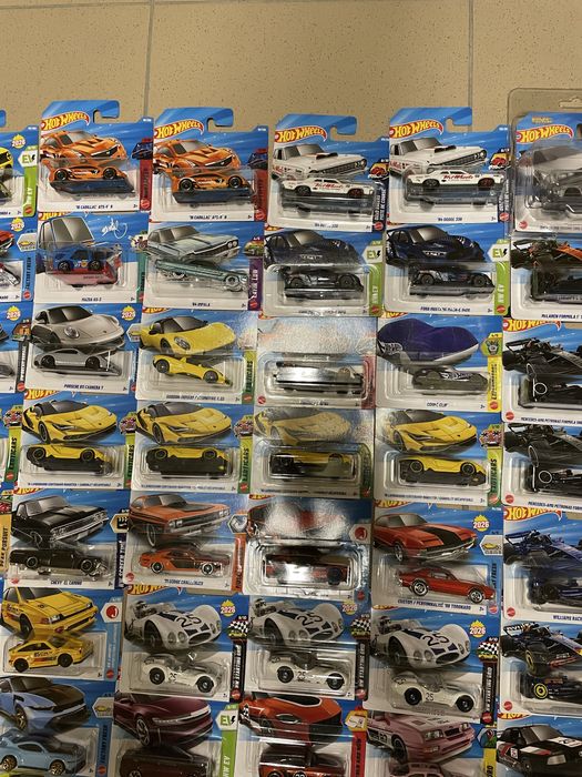 Hotwheels 126 sztuk wyprzedaż