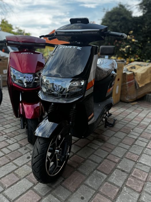 Електроскутер FORTE STRIKER