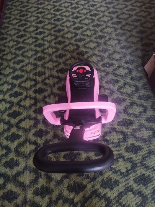 Продам толокар машинка-каталка