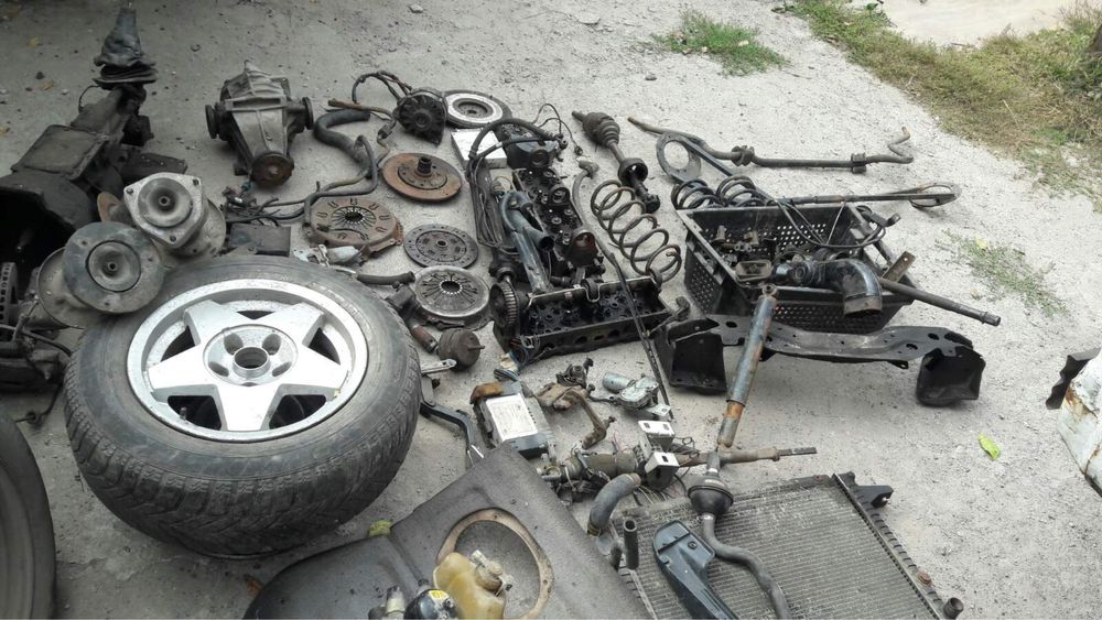 Форд Скорпіо дуже багато запчастин