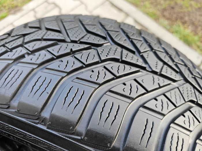 Zima Yokohama 205/45 R17 6.5mm